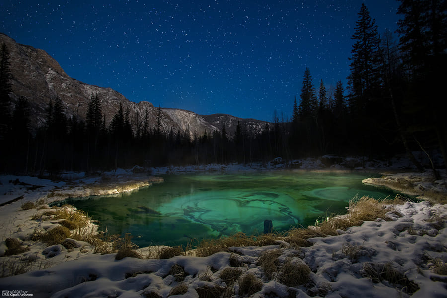 Ночь на гейзерном озере