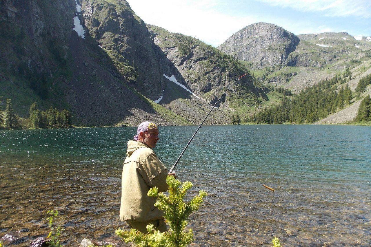 Рыбалка на озерах Алтая